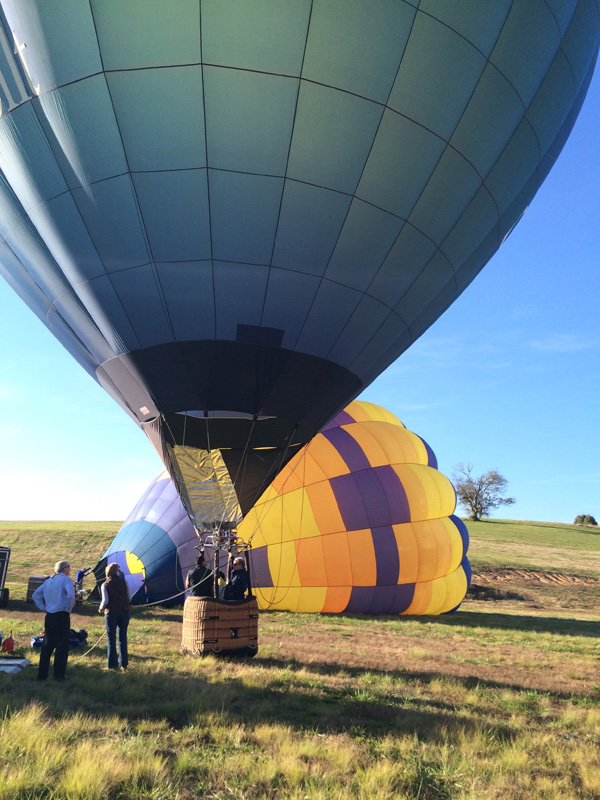 Vanderbilt balloon in front of Aeronauti